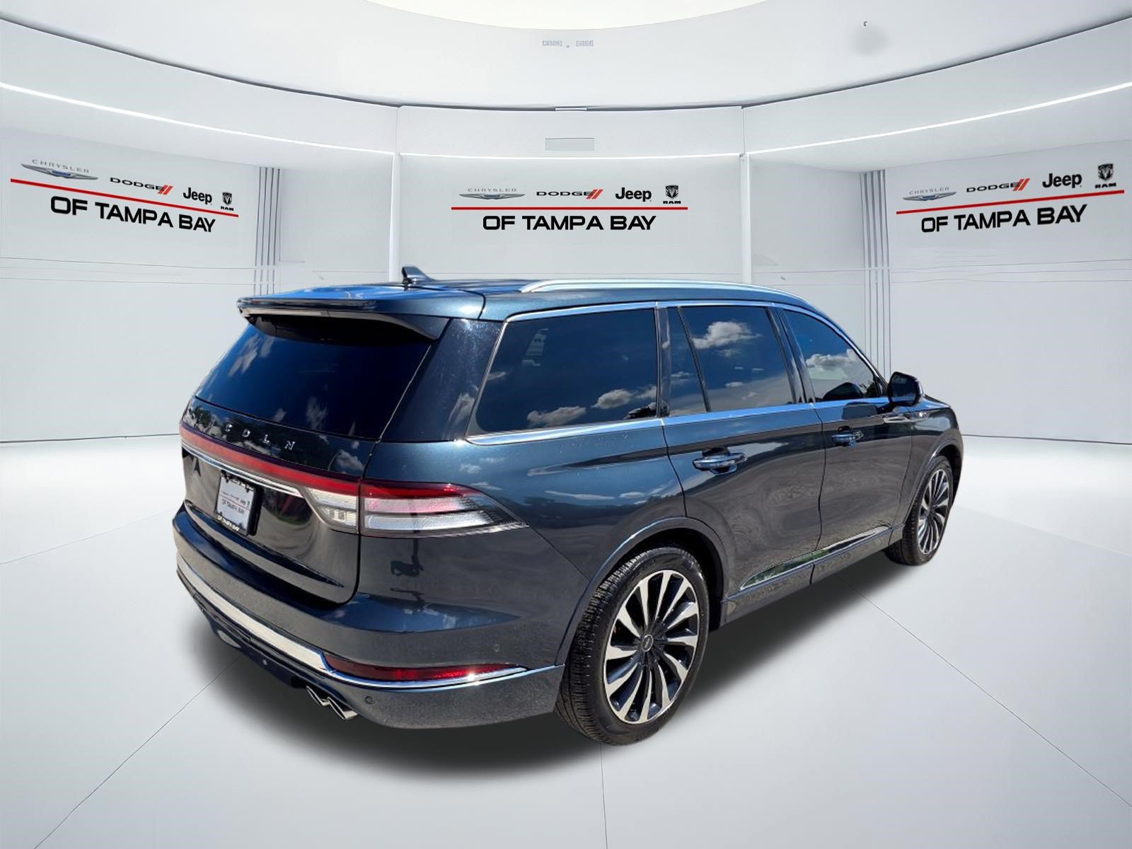 Used 2020 Lincoln Aviator Black Label Grand Touring w/ Class IV Trailer Tow Package AWD/4WD image 6