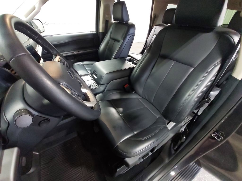 Used 2024 Ford Expedition XLT AWD/4WD image 16
