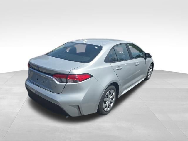Used 2024 Toyota Corolla LE FWD image 5