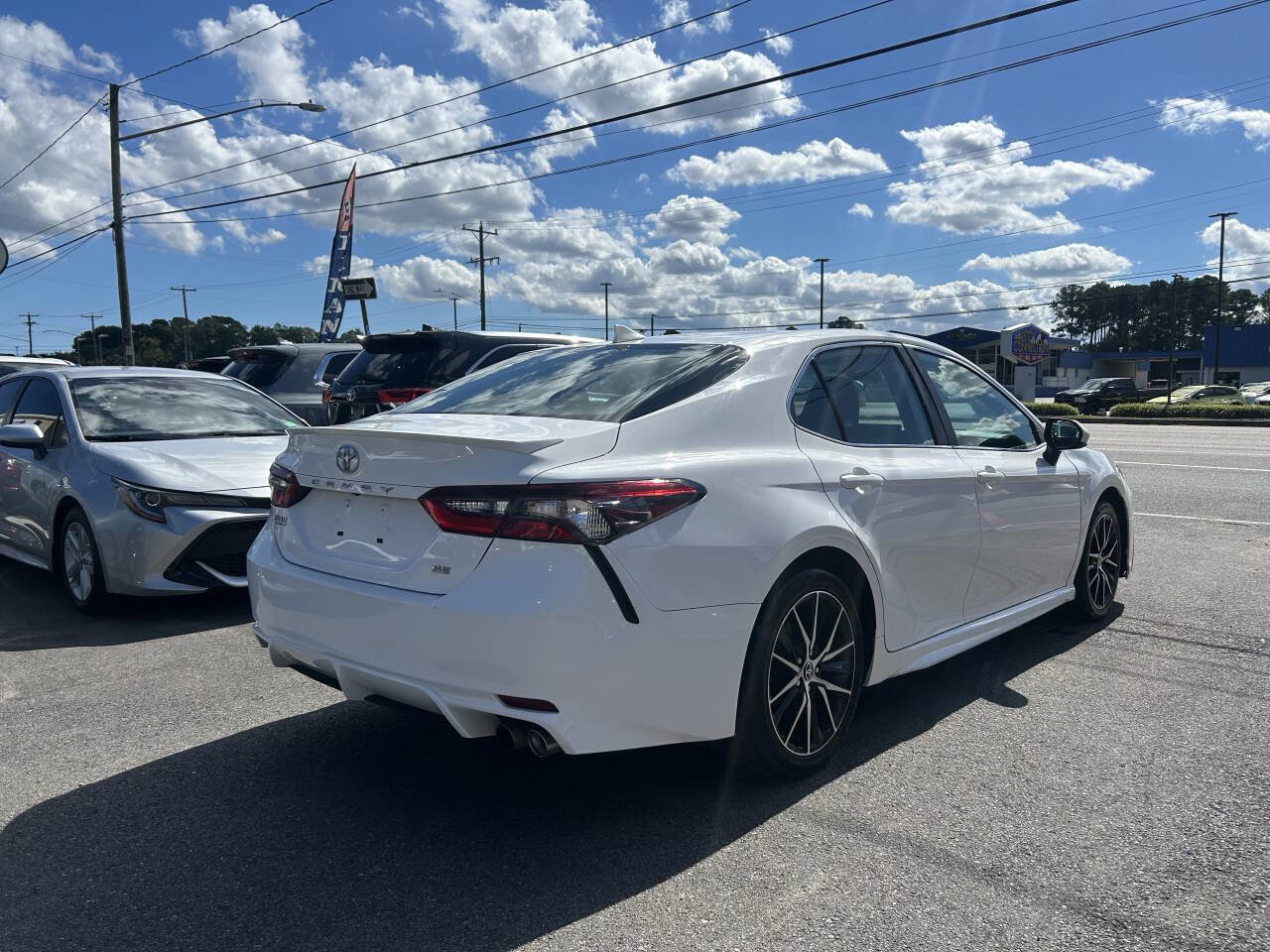 Used 2021 Toyota Camry SE image 5