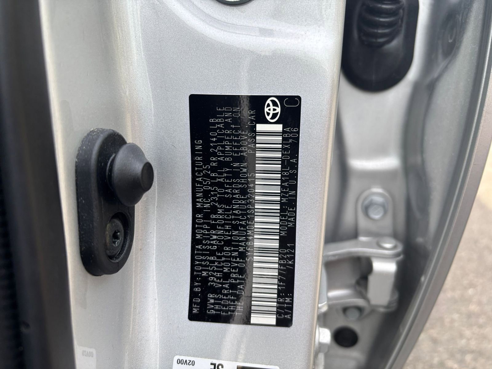 Used 2025 Toyota Corolla LE FWD image 30