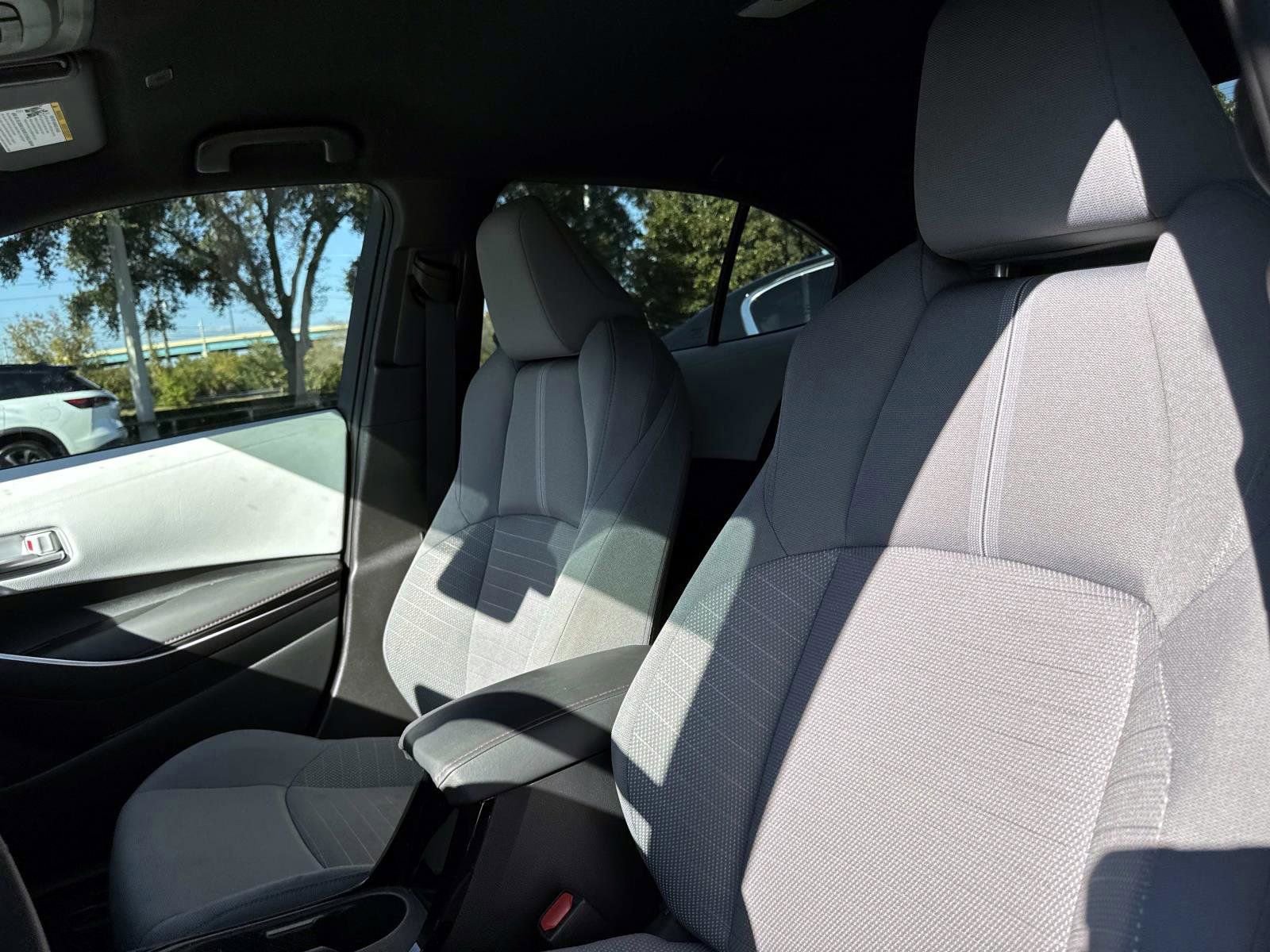 Used 2025 Toyota Corolla SE image 10