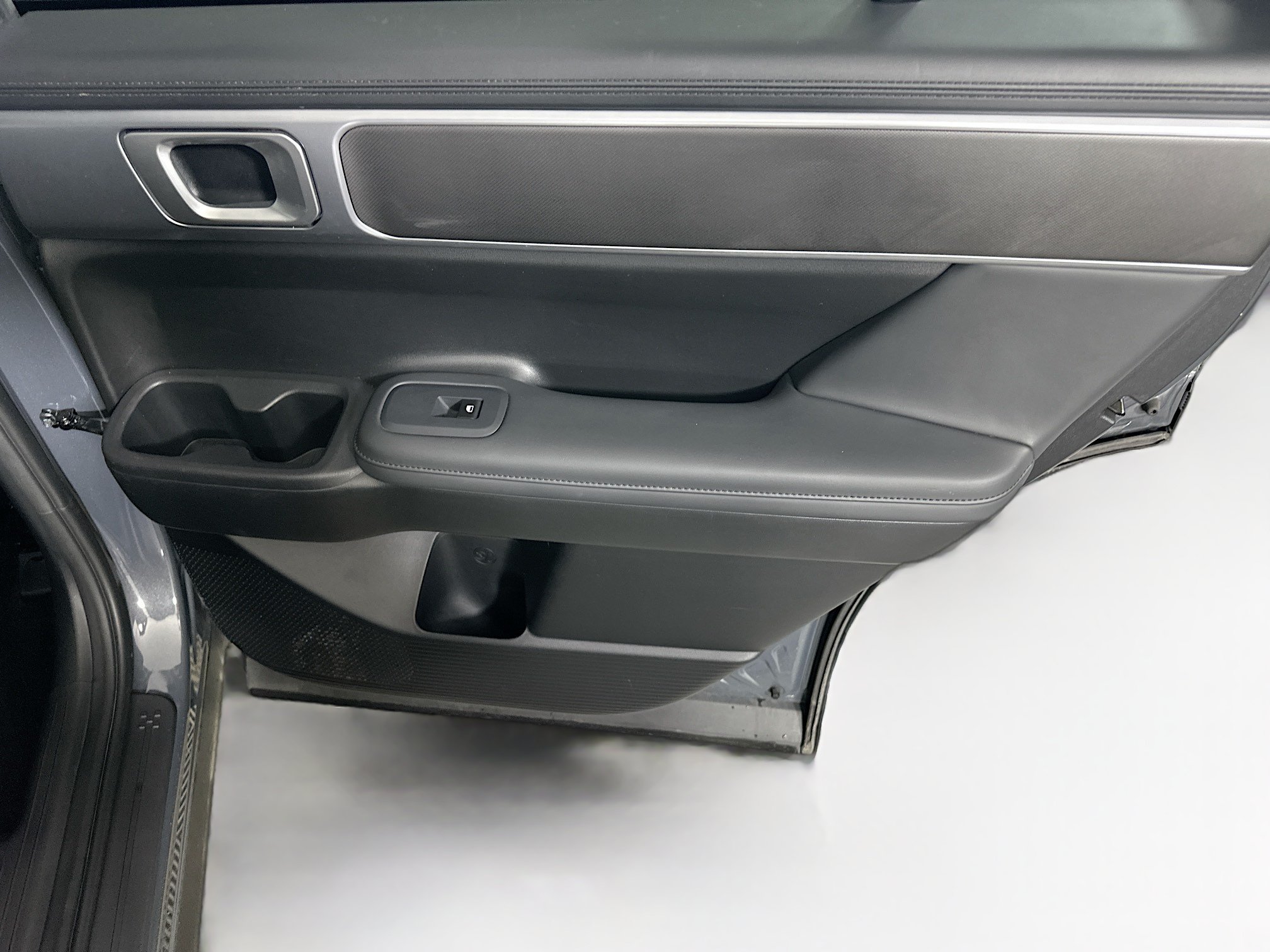Used 2025 Hyundai Santa Fe SEL FWD image 30