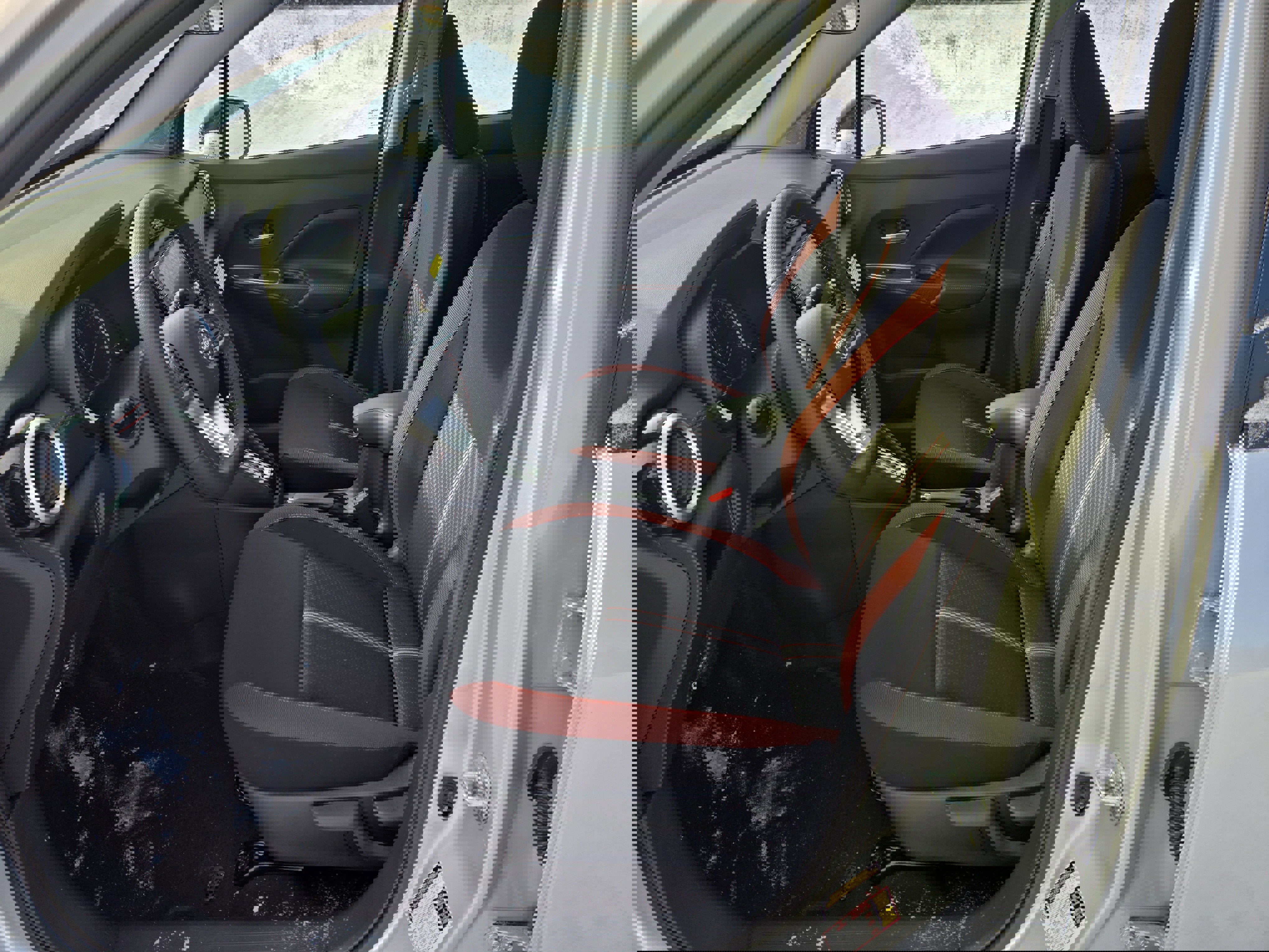 New 2025 Nissan Versa SR w/ Trunk Package image 4