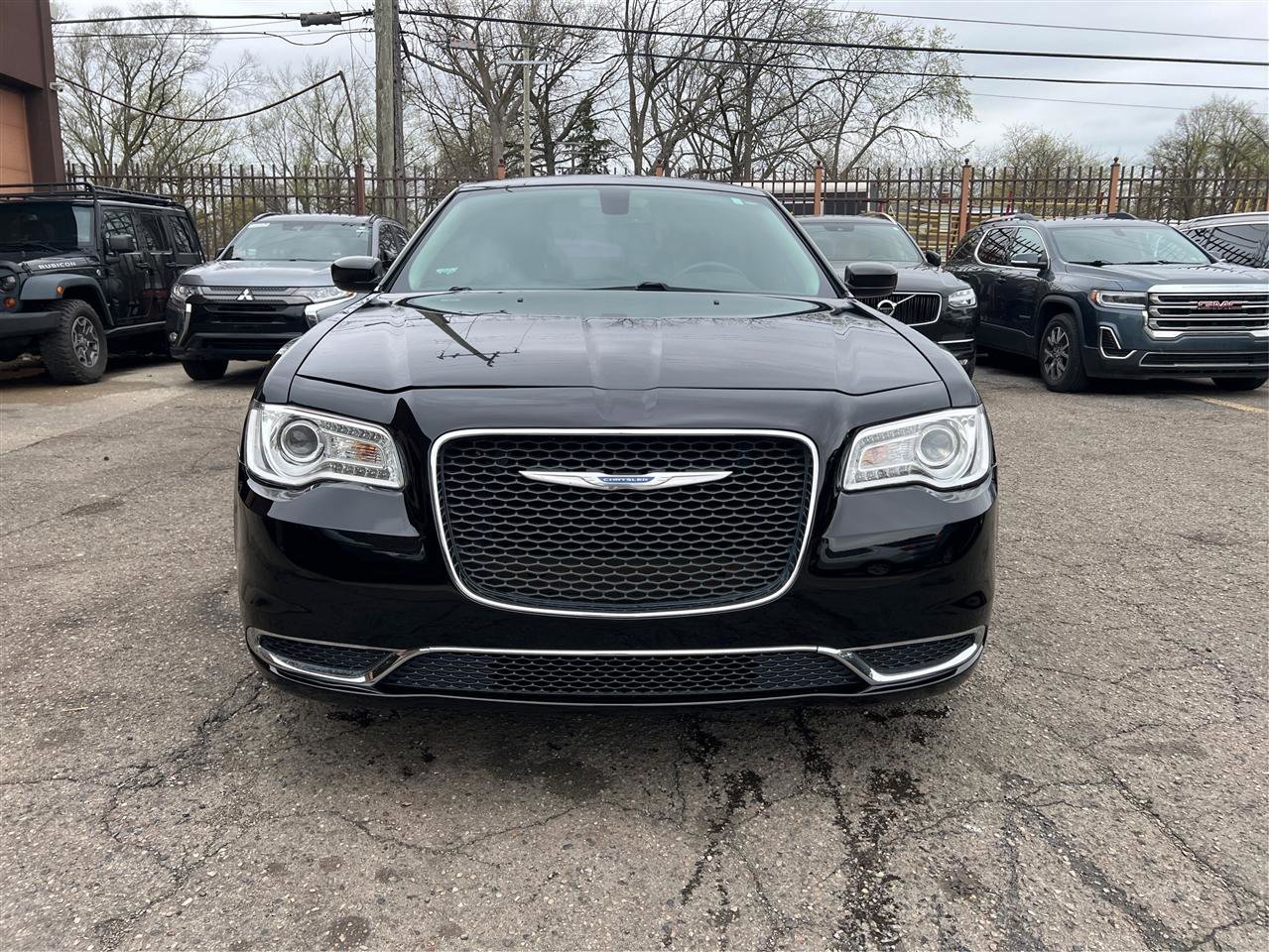 Used 2018 Chrysler 300 Touring RWD image 13