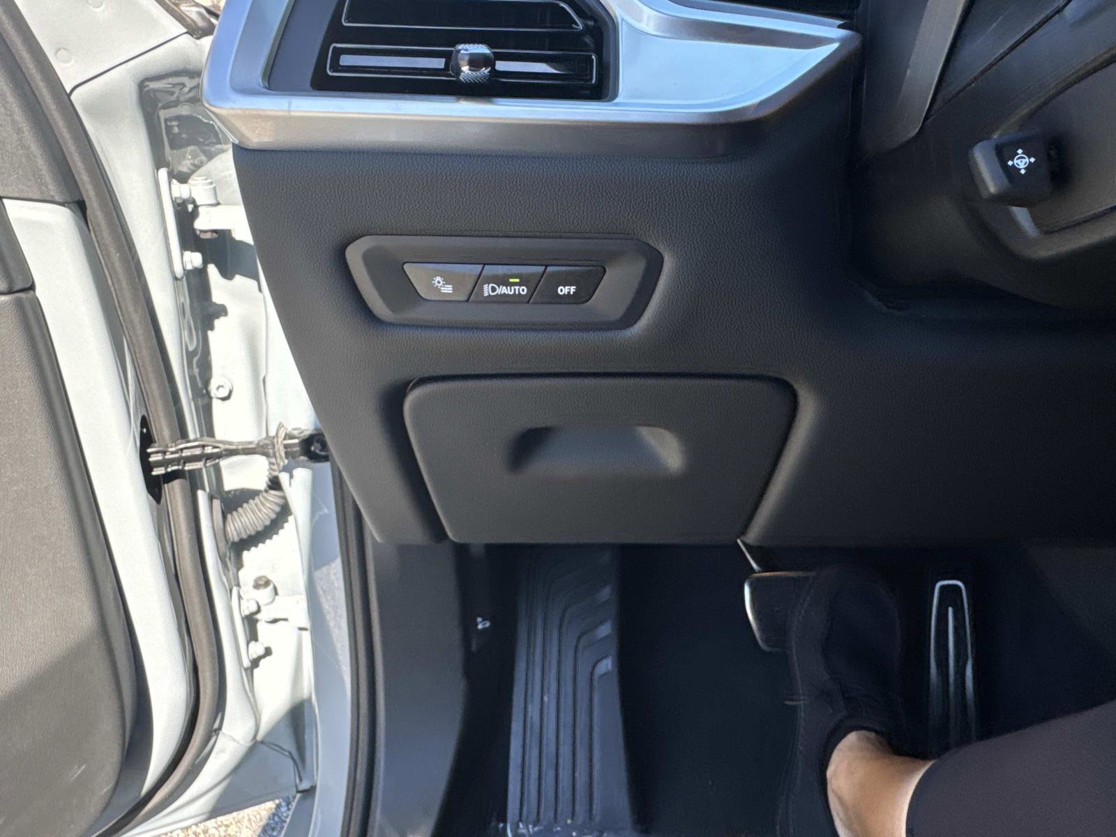 Certified 2025 BMW X6 xDrive40i image 31