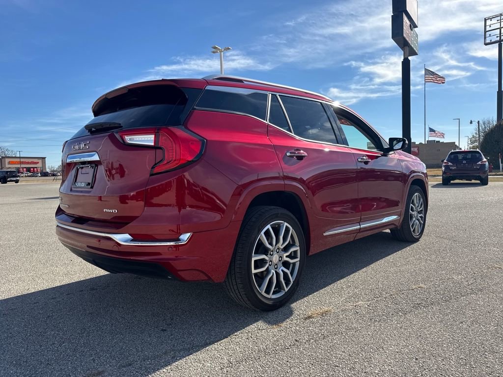 Used 2024 GMC Terrain Denali w/ Denali Premium Package image 8
