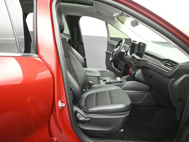 Used 2025 Ford Escape SE image 31