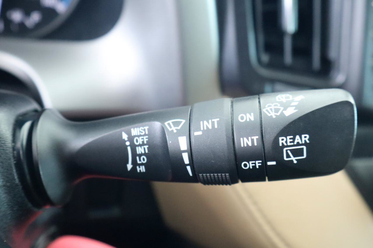 Used 2017 Toyota RAV4 XLE w/ All Weather Liner Package AWD/4WD image 25