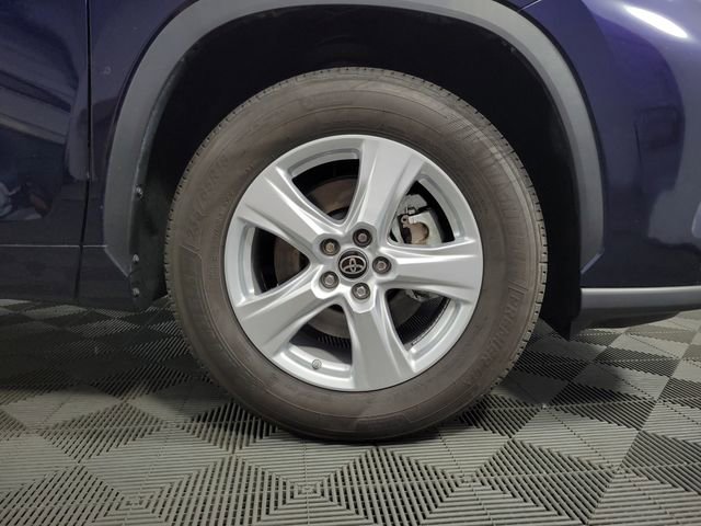 Used 2023 Toyota Highlander LE image 11