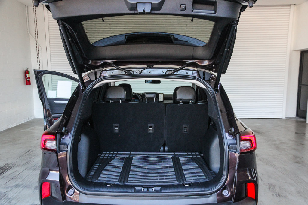 Certified 2023 Ford Escape SE w/ PHEV Premium Package FWD image 29