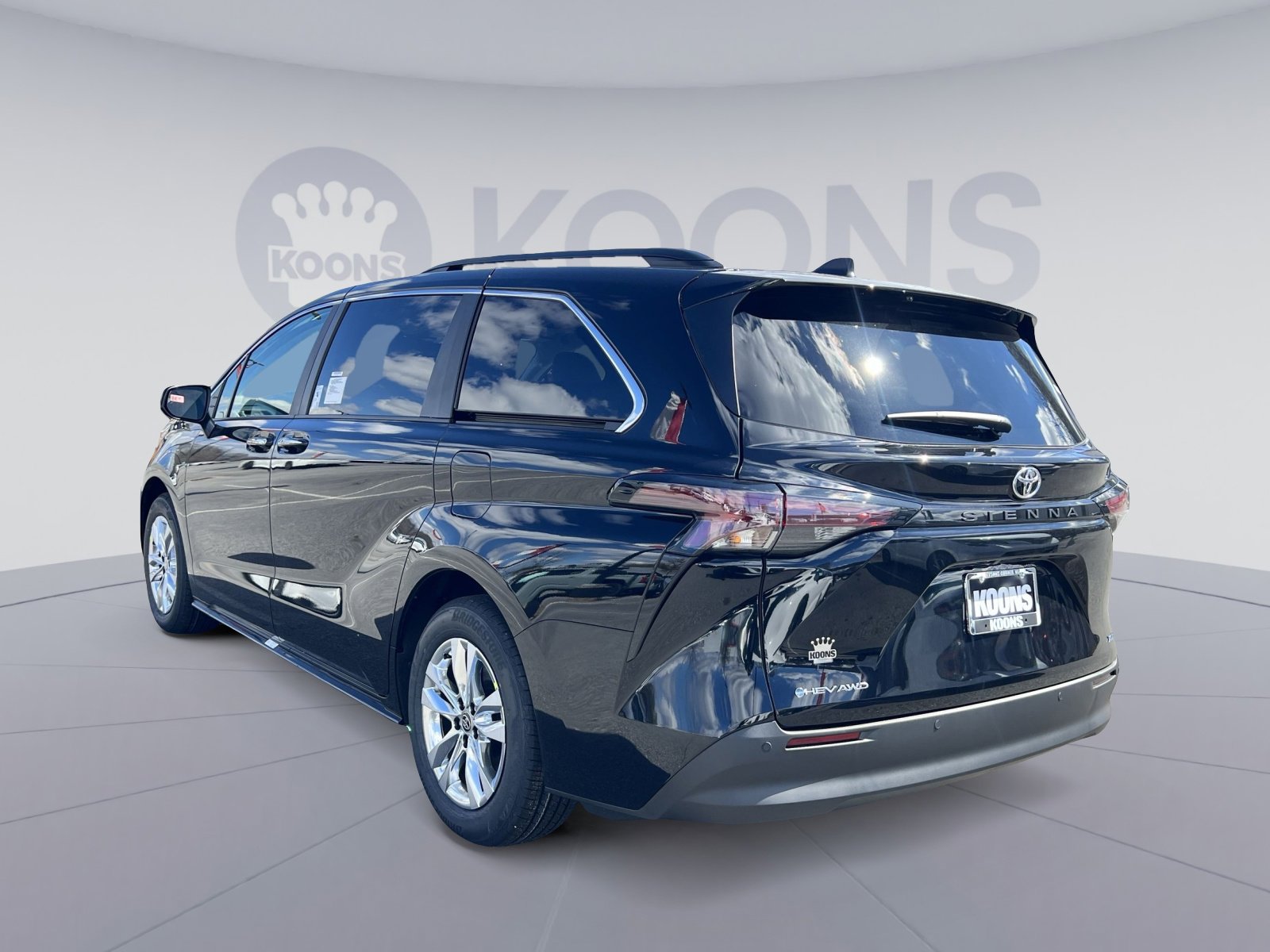 New 2026 Toyota Sienna XLE image 4