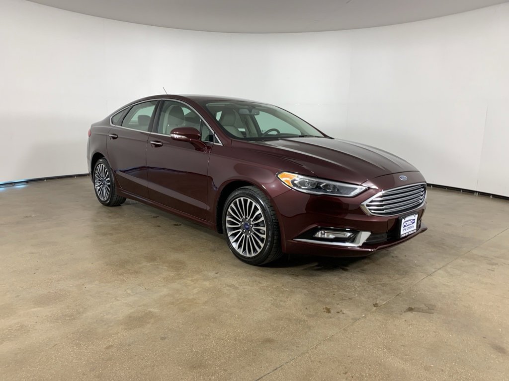 Used 2017 Ford Fusion SE w/ Fusion SE Technology Package image 5