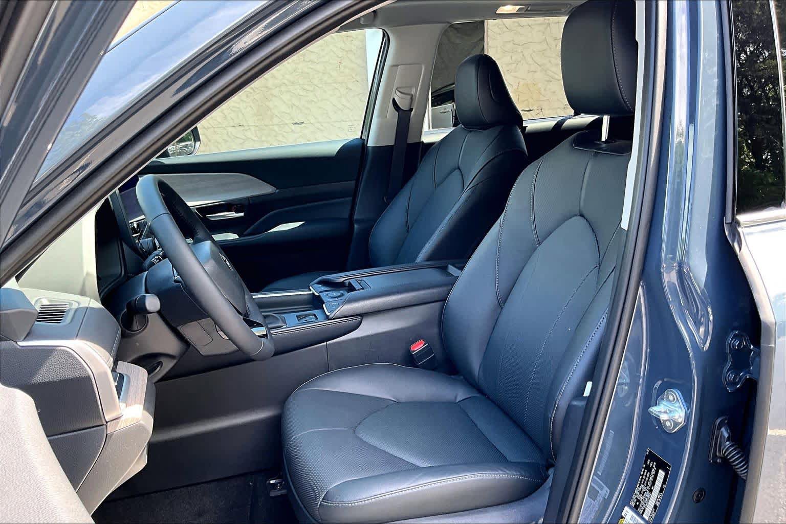 Certified 2026 Toyota Grand Highlander AWD image 8