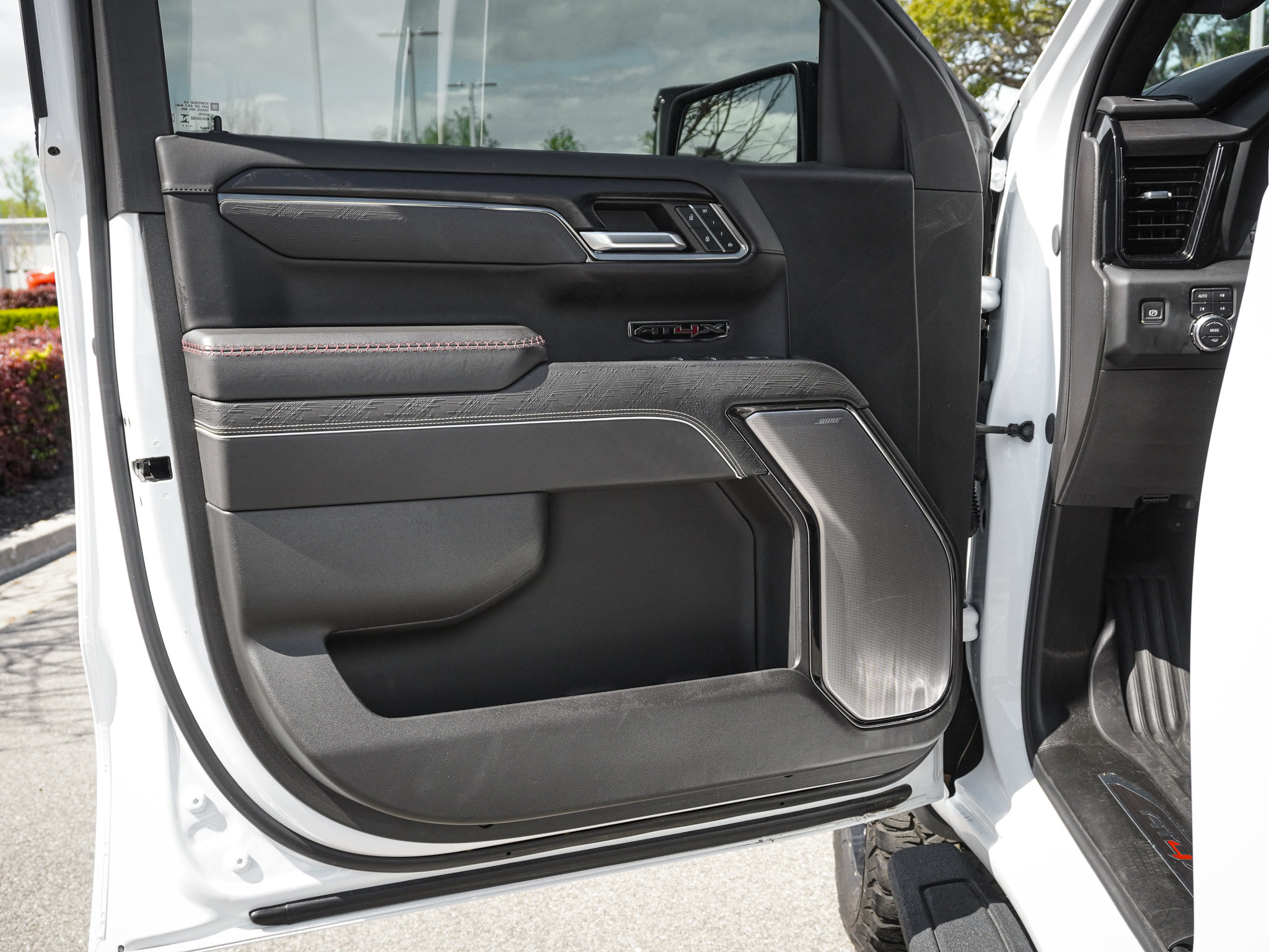 Used 2024 GMC Sierra 1500 AT4X image 14