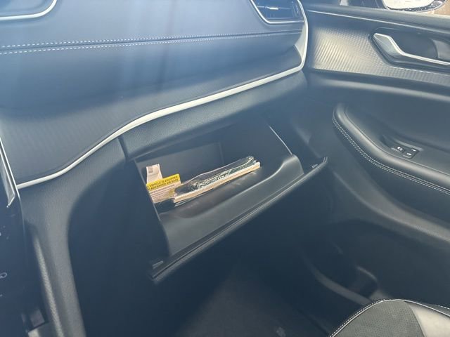 Used 2025 Jeep Grand Cherokee Altitude w/ Trailer Tow Package image 45