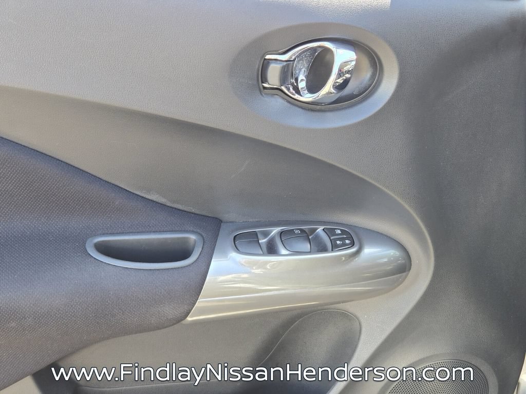 Used 2017 Nissan Juke S FWD image 19