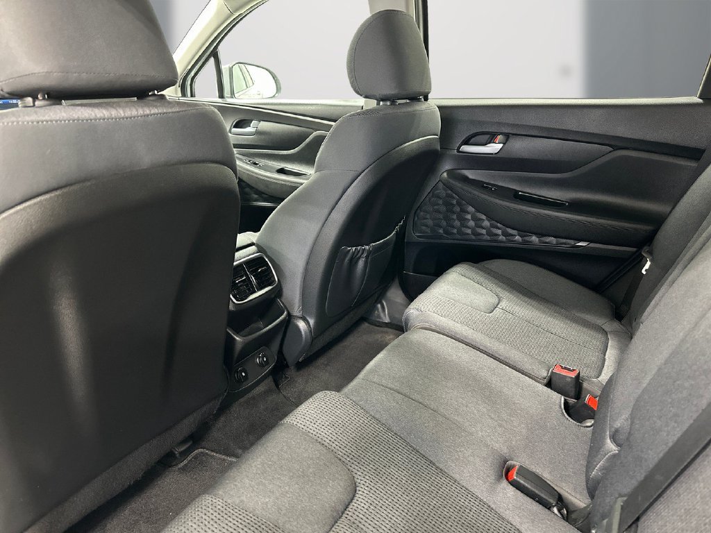 Used 2020 Hyundai Santa Fe SE FWD image 15