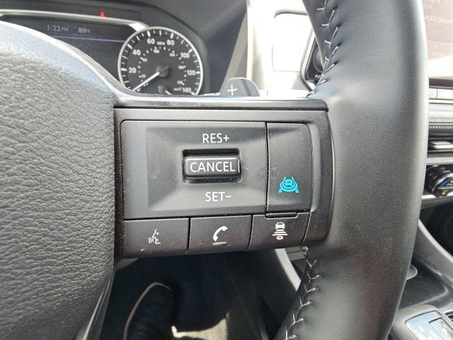 Used 2025 Nissan Rogue SV FWD image 30