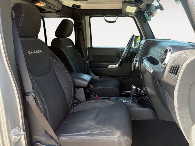 Used 2016 Jeep Wrangler Unlimited Sahara w/ Connectivity Group AWD/4WD image 12