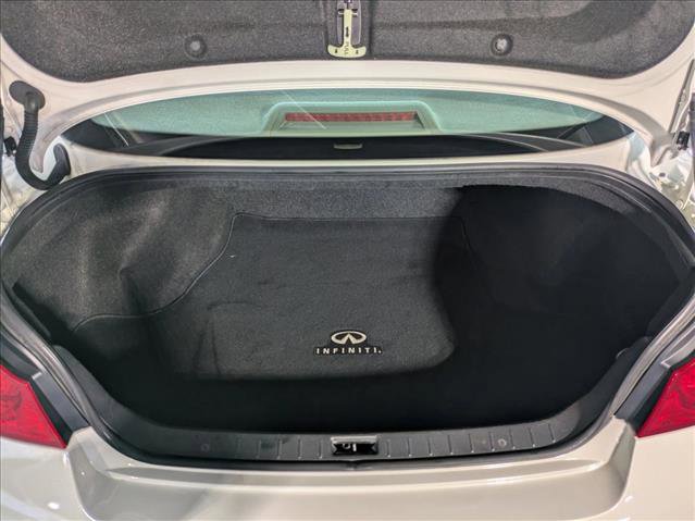 Used 2011 INFINITI G25 Journey RWD image 7