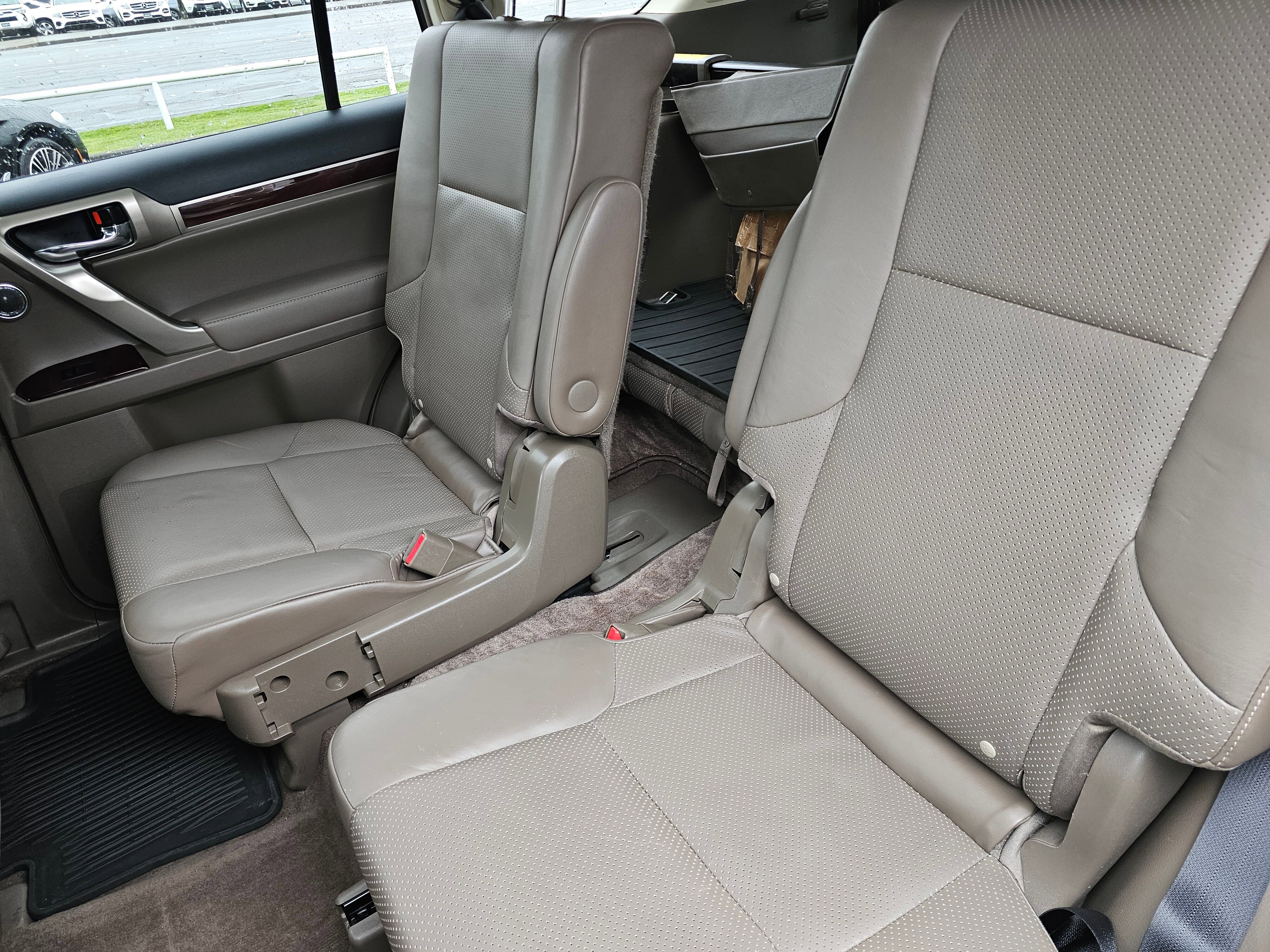 Used 2017 Lexus GX 460 Luxury image 18