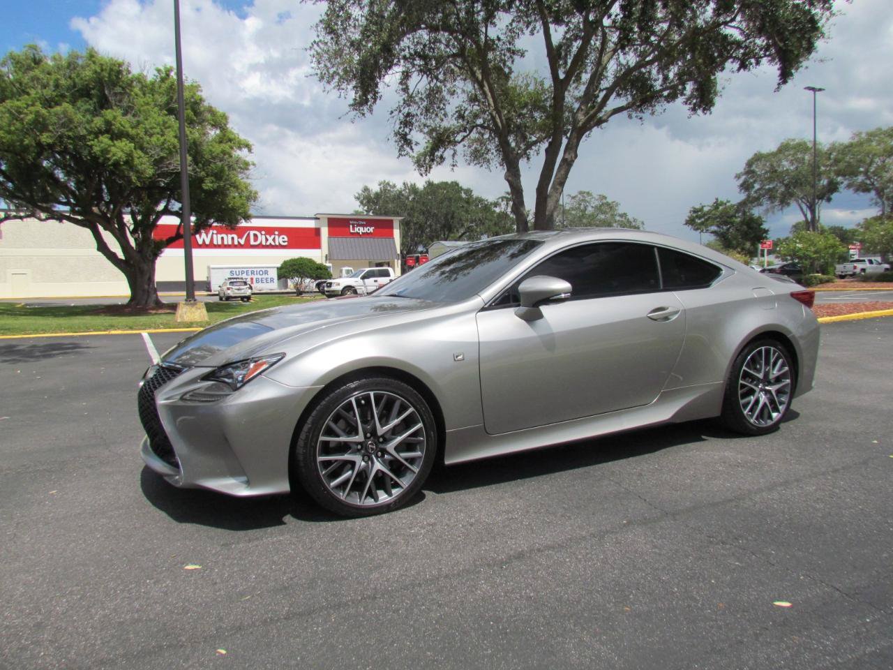 Used 2016 Lexus RC 200t RWD image 3
