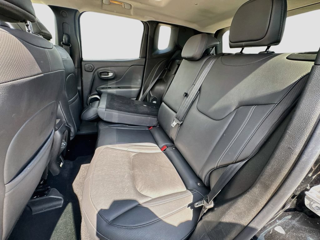 Used 2018 Jeep Renegade Limited w/ UConnect 8.4 Nav Group AWD/4WD image 27