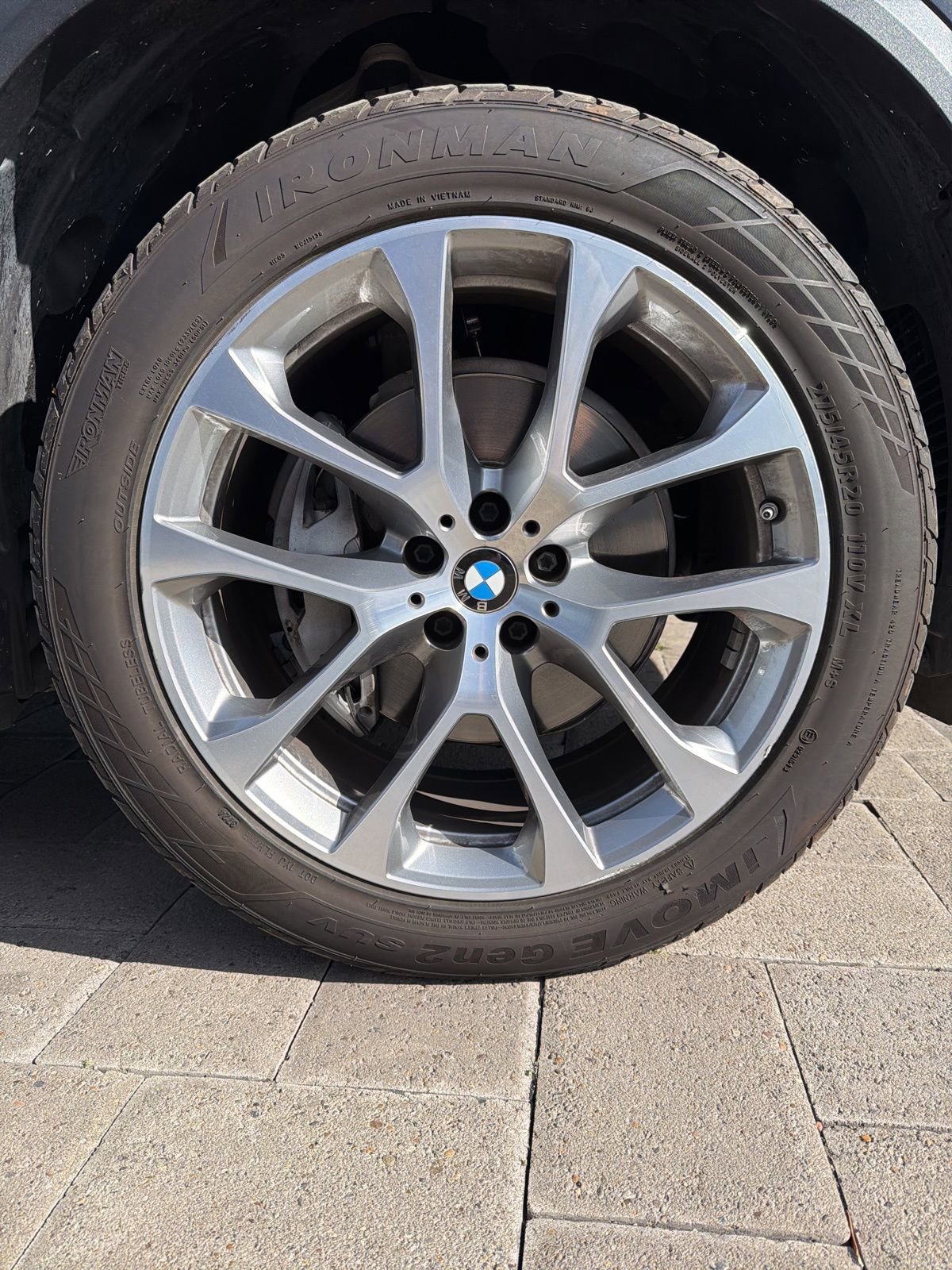 Used 2024 BMW X5 xDrive40i w/ Premium Package image 9