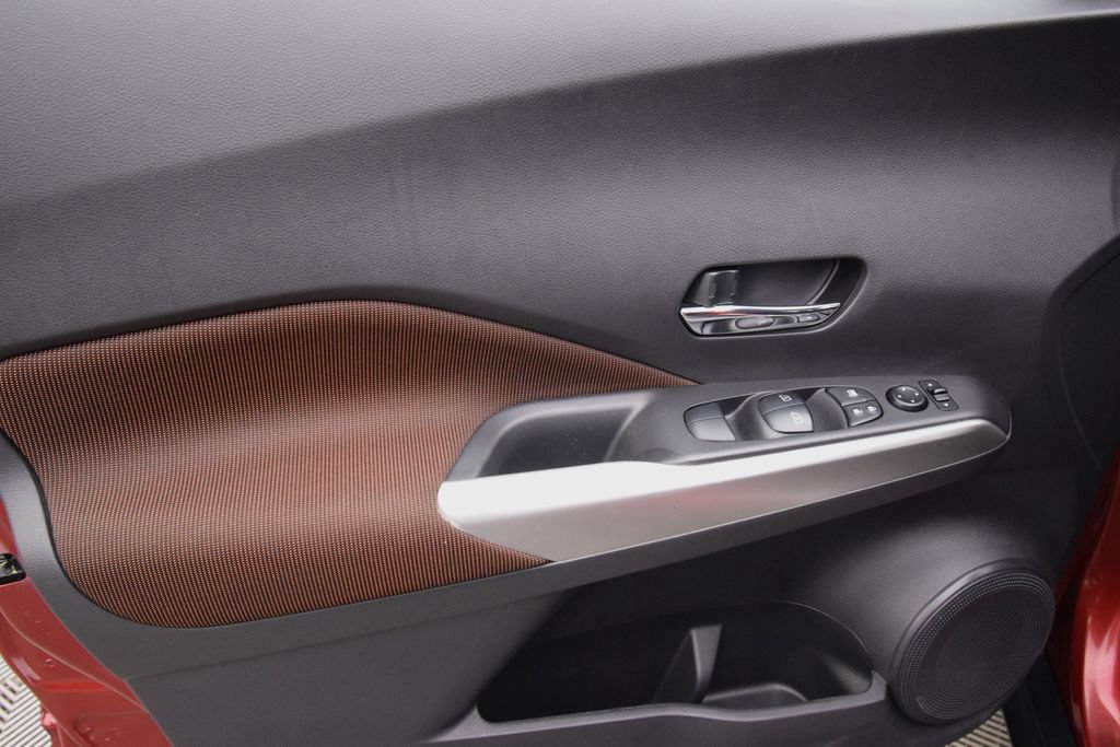 Used 2020 Nissan Kicks SR w/ Exterior Package FWD image 26