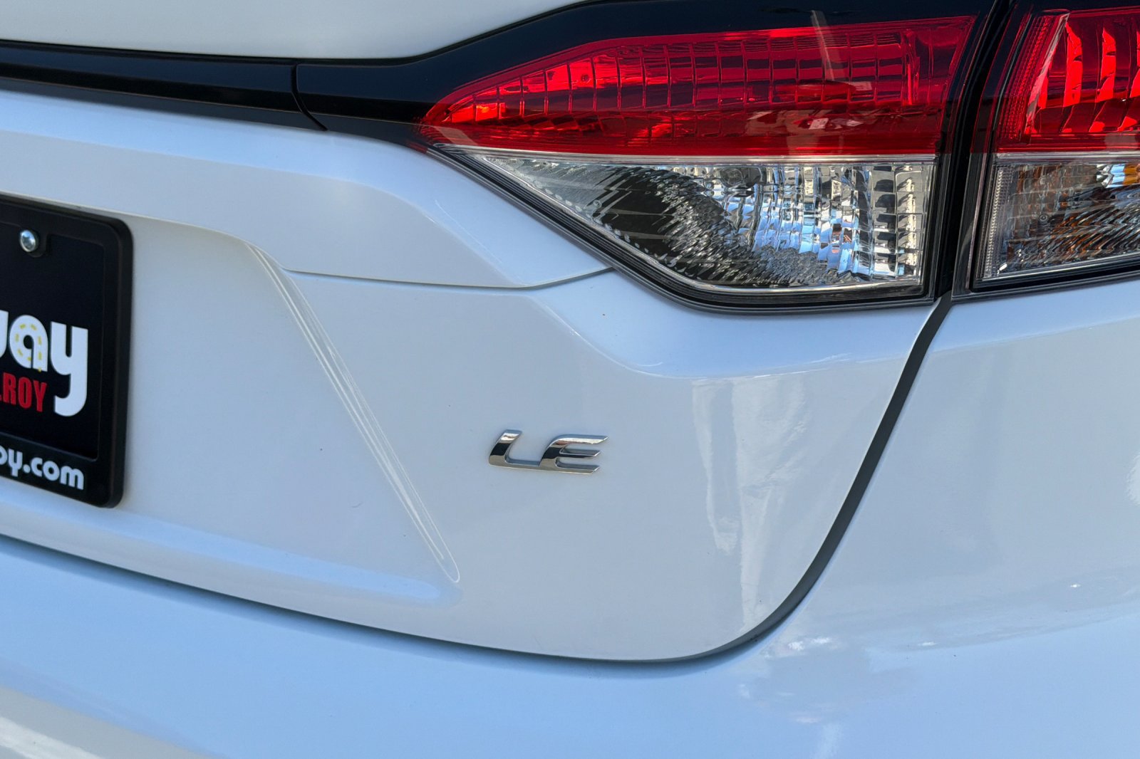 Used 2025 Toyota Corolla LE FWD image 7