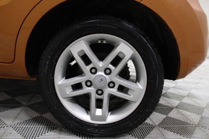 Used 2011 Kia Soul + w/ Audio Pkg image 33