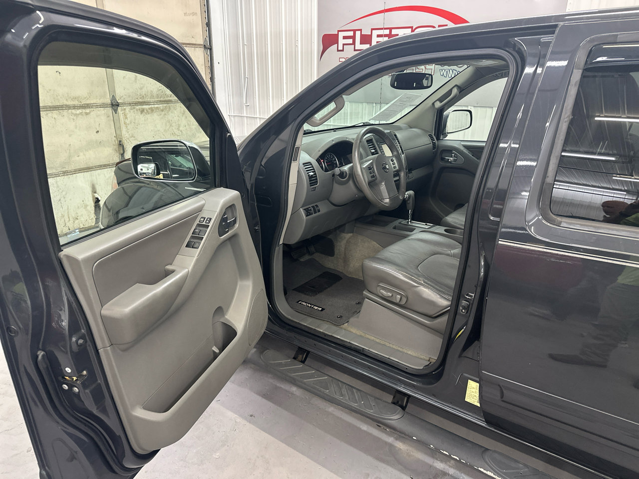 Used 2013 Nissan Frontier SL image 23