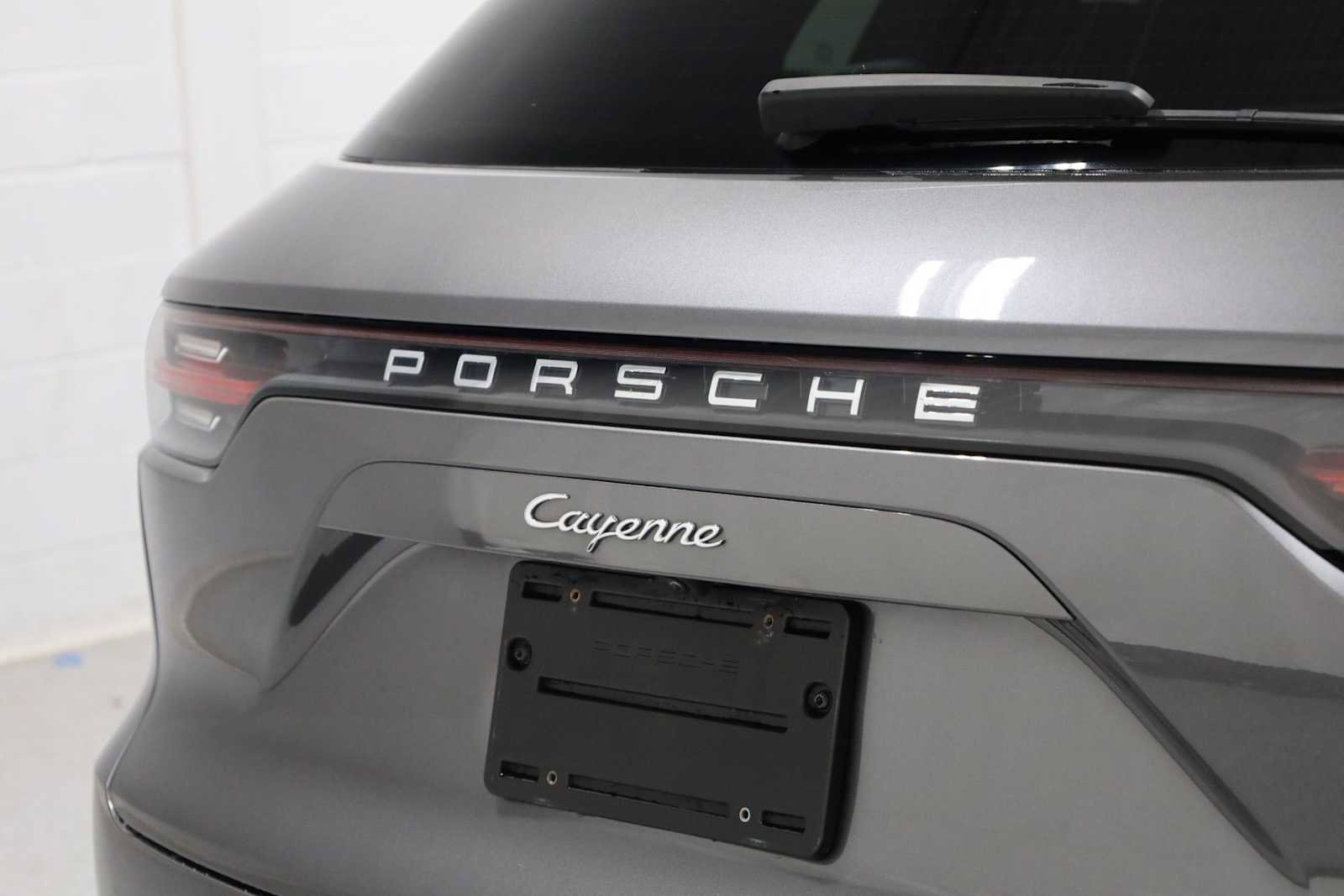 Used 2022 Porsche Cayenne image 8