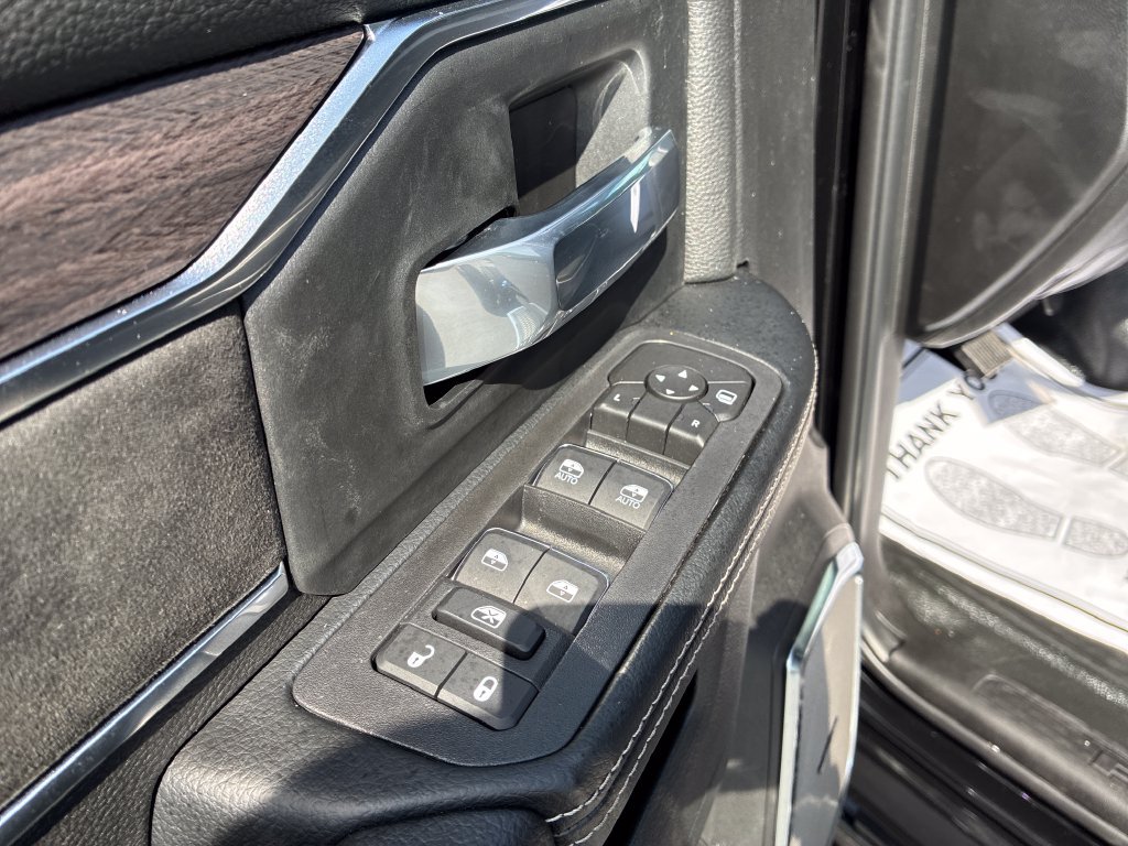 New 2026 RAM 4500 4x4 Crew Cab DRW w/ Laramie Trim Package image 9