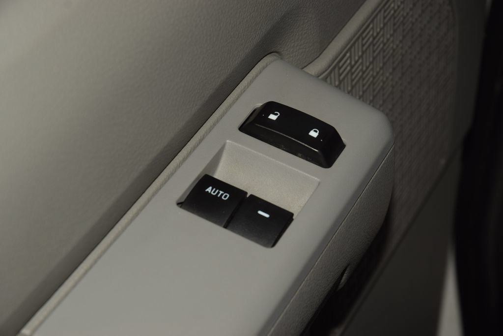 Used 2023 Ford E-450 and Econoline 450 Super Duty w/ Power Windows & Locks Group RWD image 32