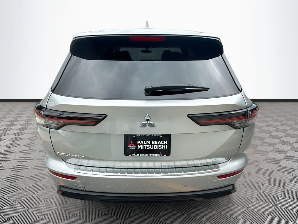 New 2026 Mitsubishi Outlander ES image 6