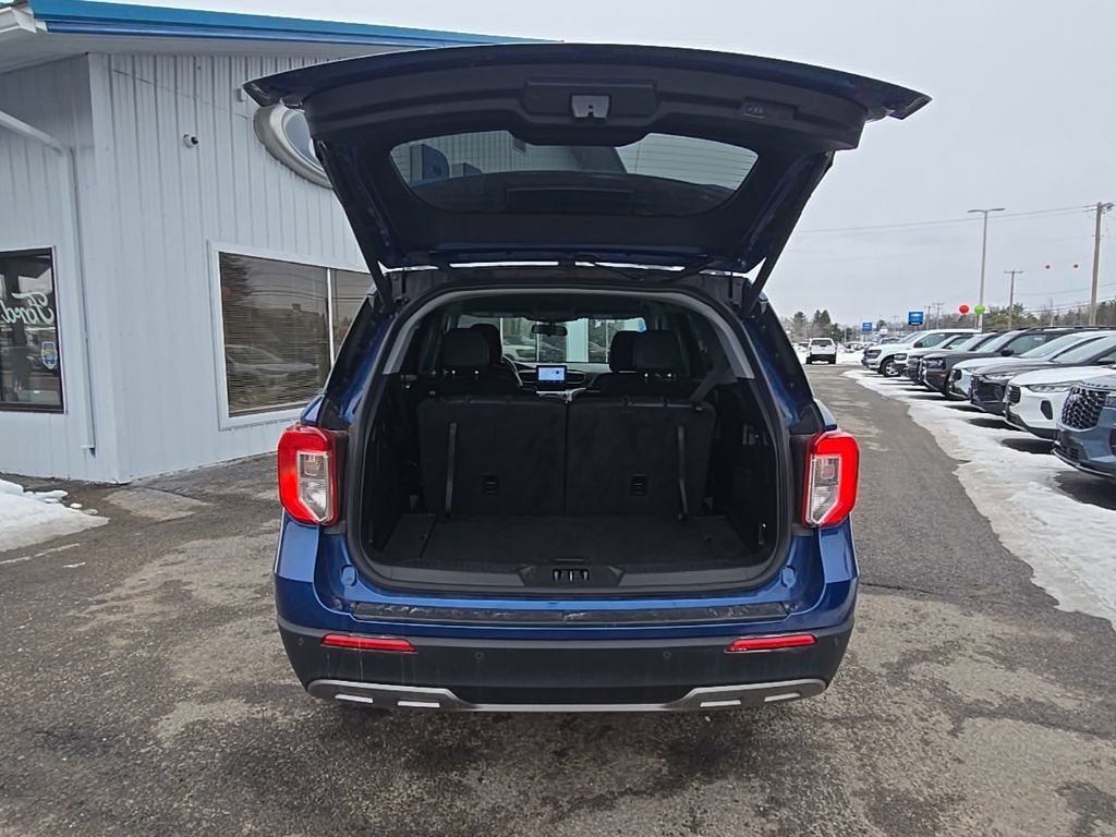 Used 2023 Ford Explorer XLT w/ Equipment Group 202A image 10