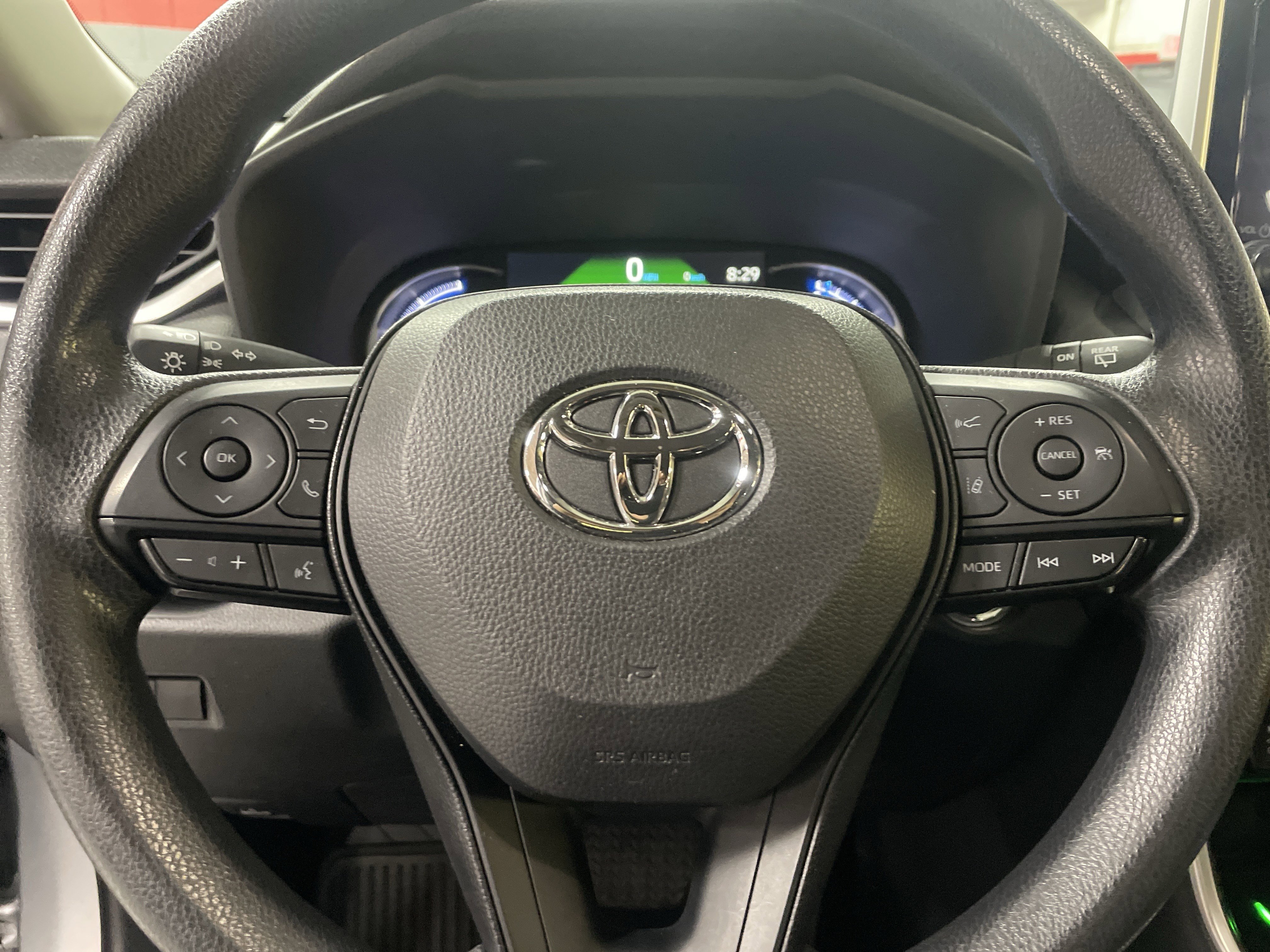 Used 2025 Toyota RAV4 XLE image 18