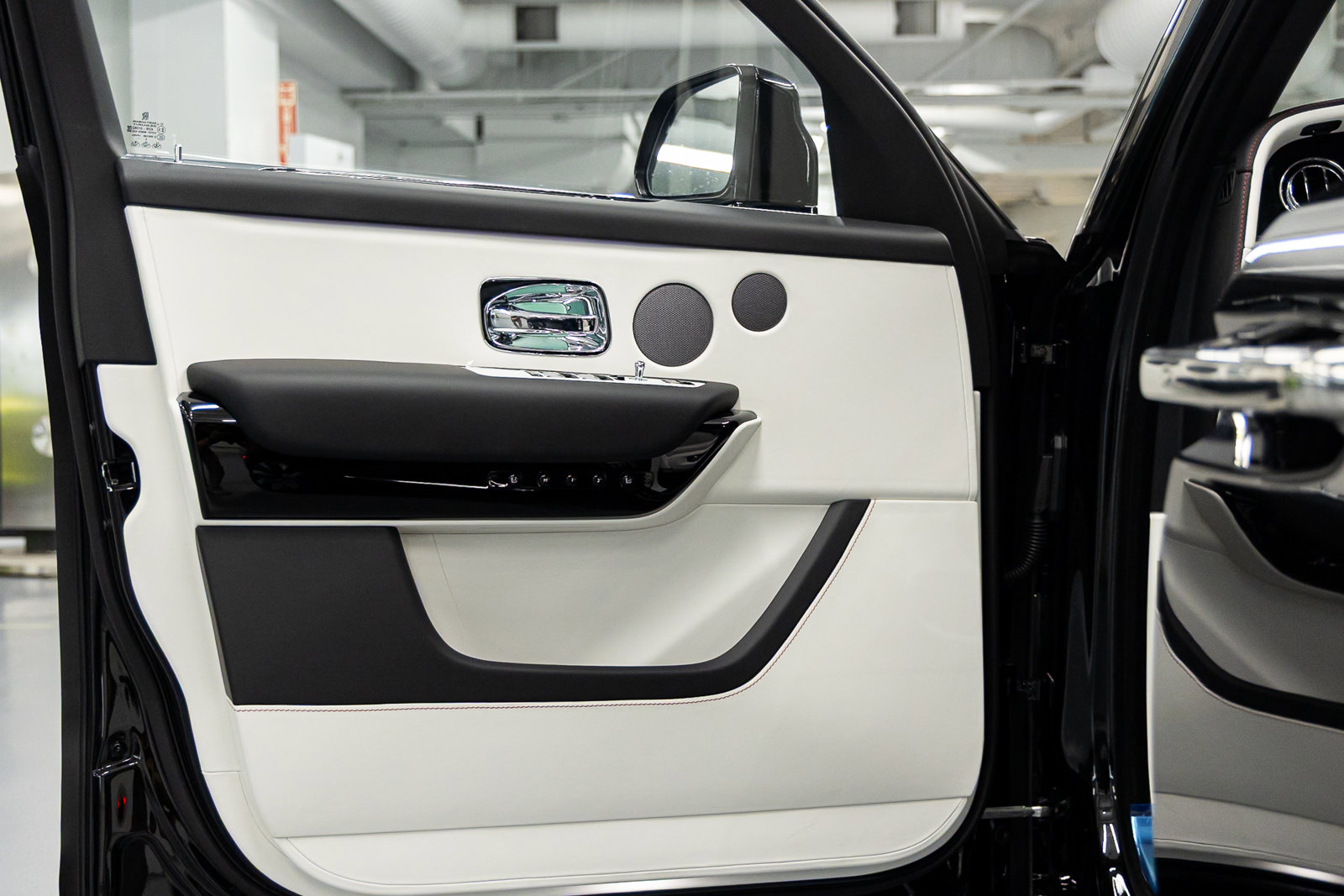 New 2026 Rolls-Royce Cullinan AWD/4WD image 31