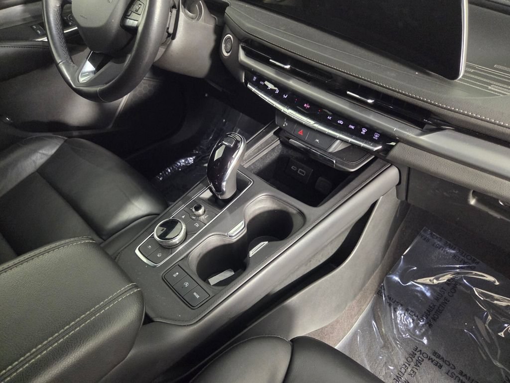 Used 2024 Cadillac XT4 Premium Luxury FWD image 32