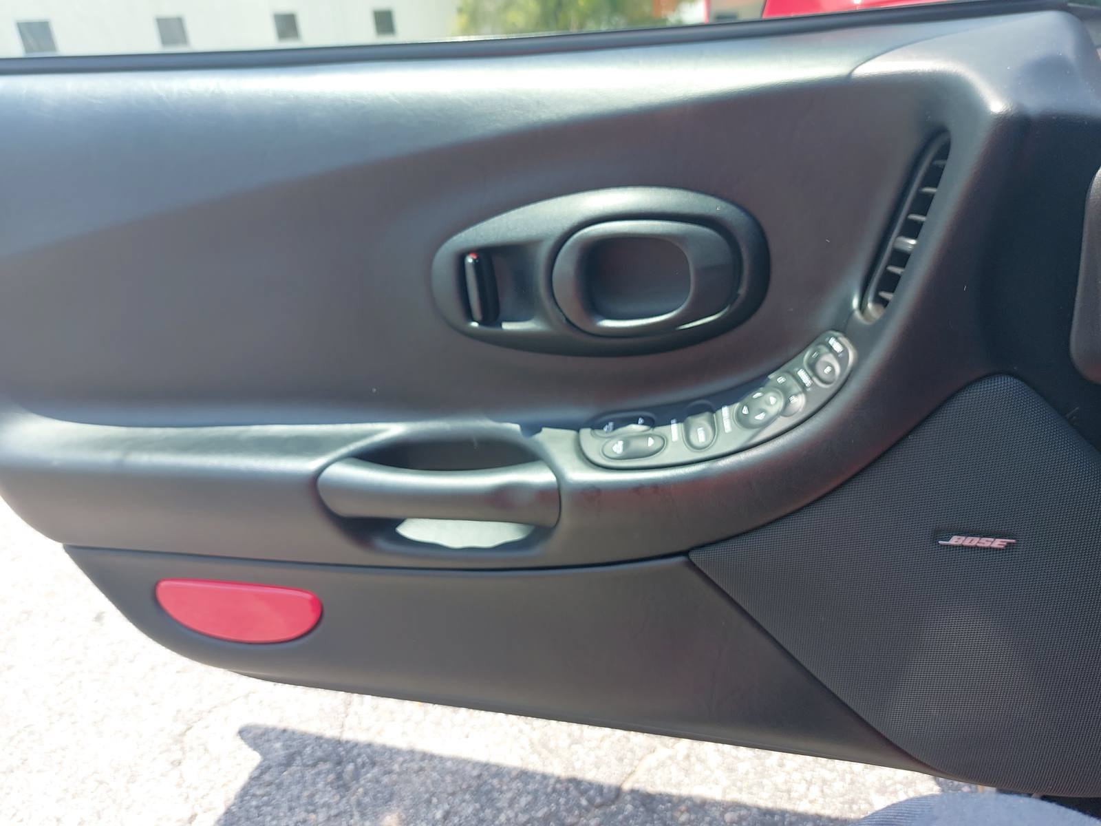 Used 2004 Chevrolet Corvette Coupe w/ Preferred Equipment Group RWD image 19