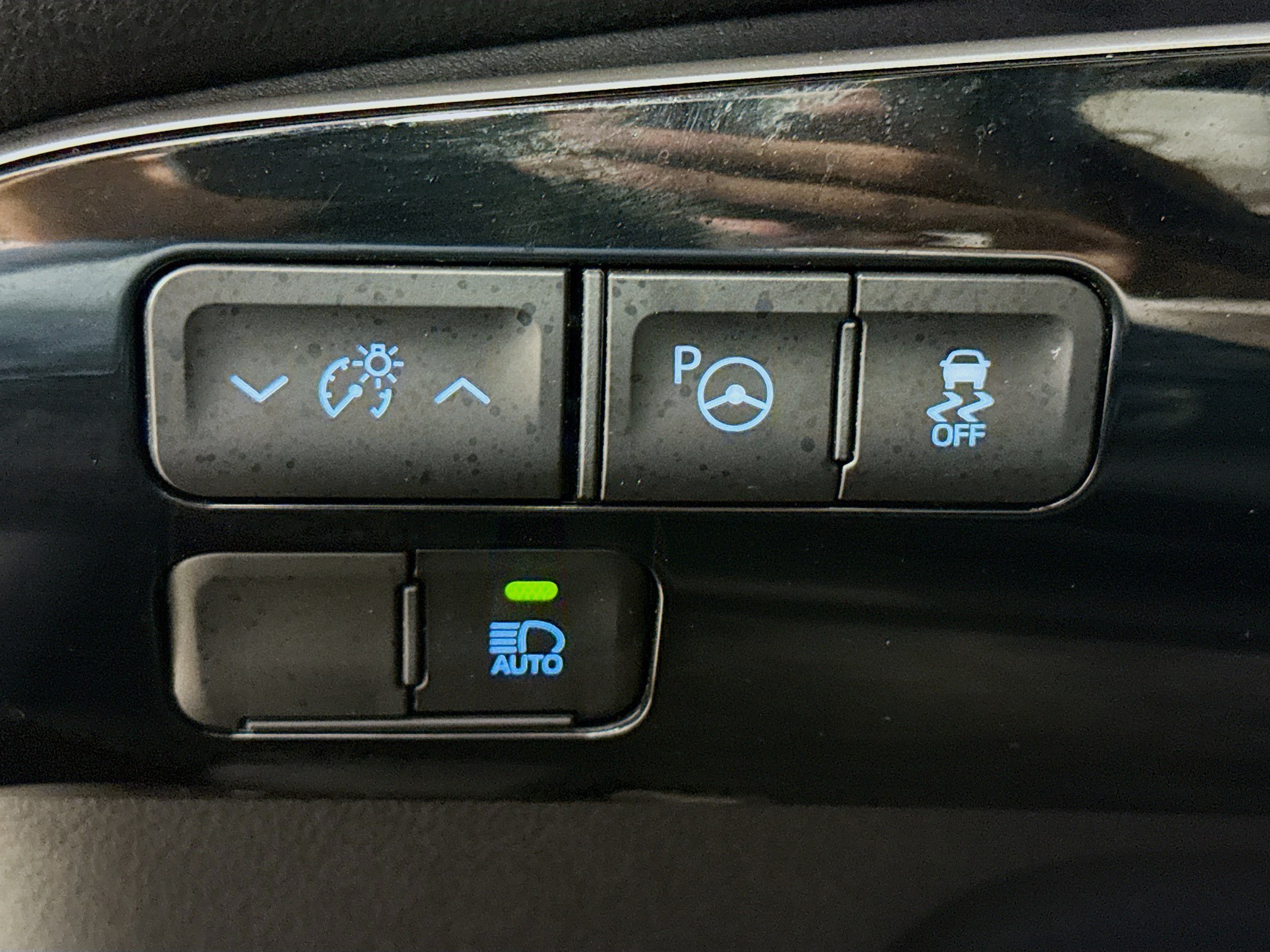 Used 2022 Toyota Prius XLE FWD image 9