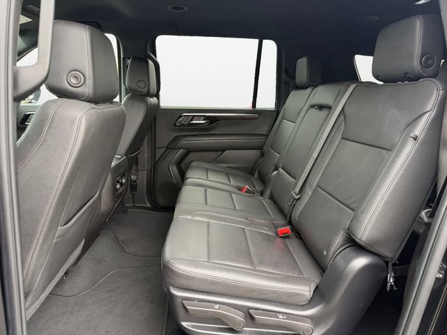 Used 2025 Chevrolet Suburban Z71 AWD/4WD image 13