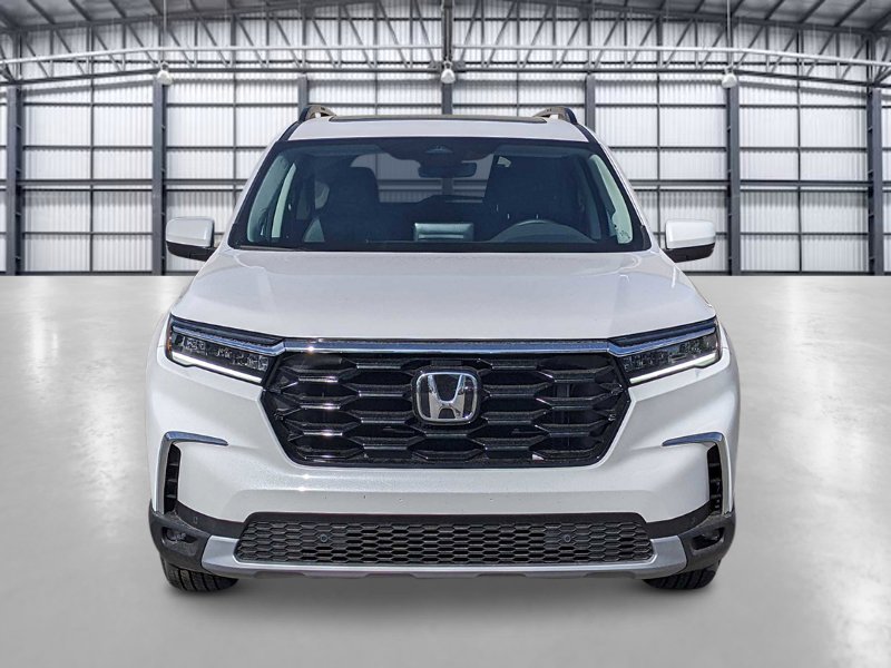 New 2025 Honda Pilot Touring image 8