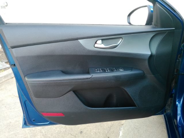 Used 2021 Kia Forte LXS FWD image 11