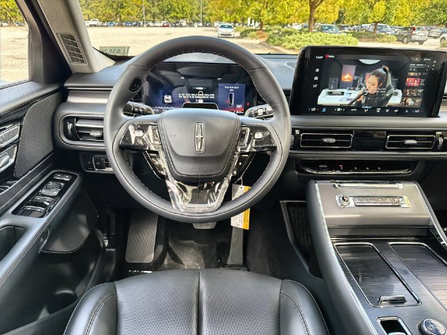 New 2027 Lincoln Aviator AWD w/ Jet Appearance Package image 14