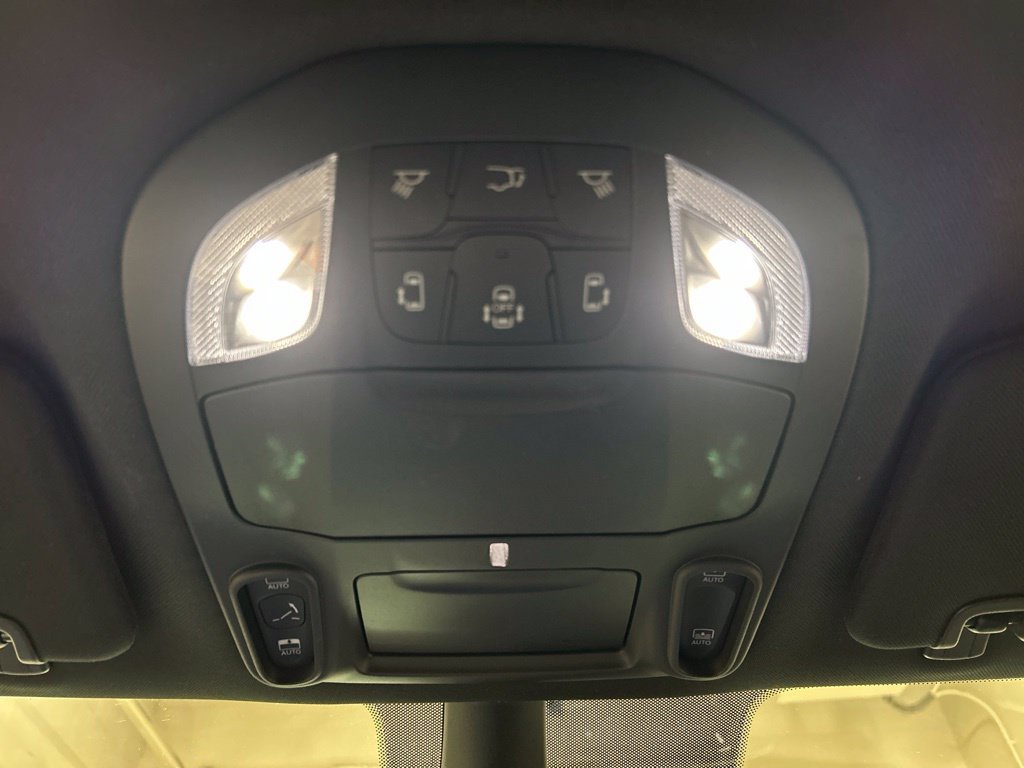 Used 2025 Chrysler Pacifica Limited w/ Trailer Tow Group AWD/4WD image 26