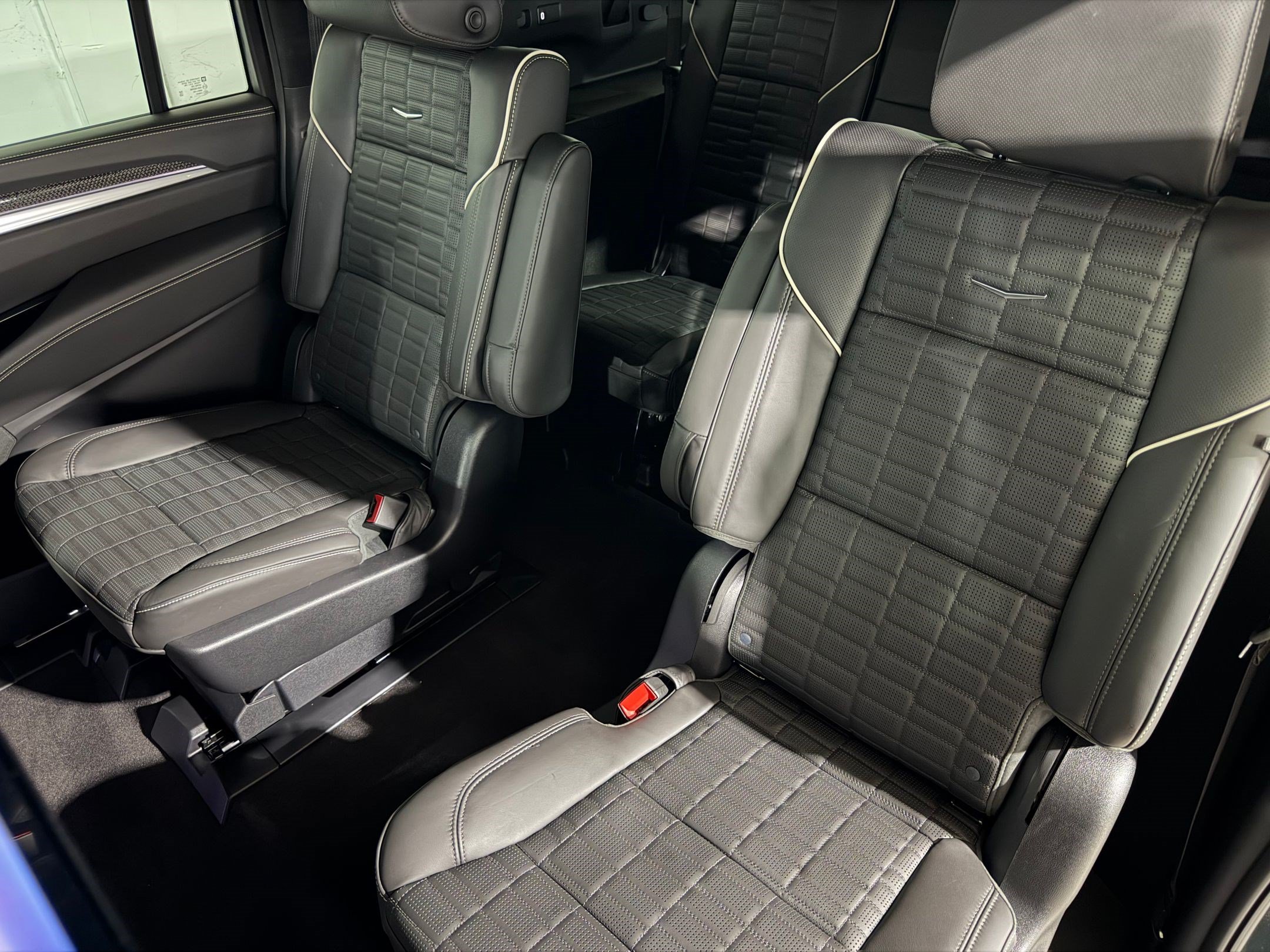 New 2026 Cadillac Escalade ESV V w/ LPO, ONYX Package AWD/4WD image 50