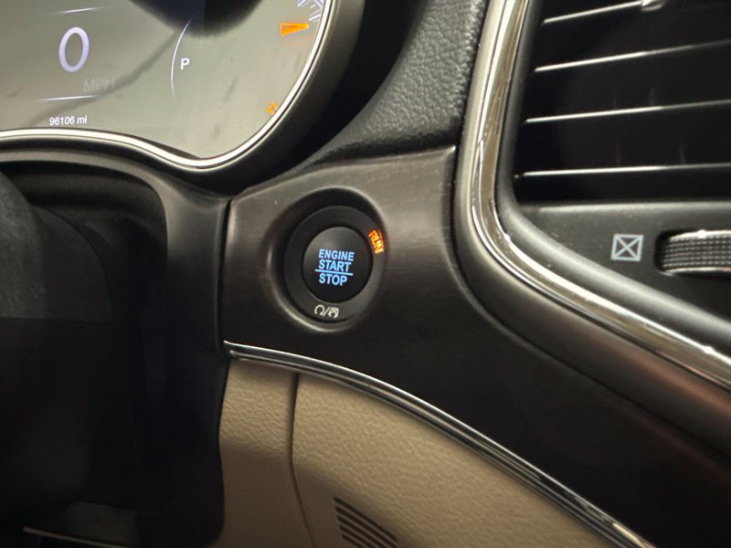 Used 2018 Jeep Grand Cherokee Limited AWD/4WD image 29